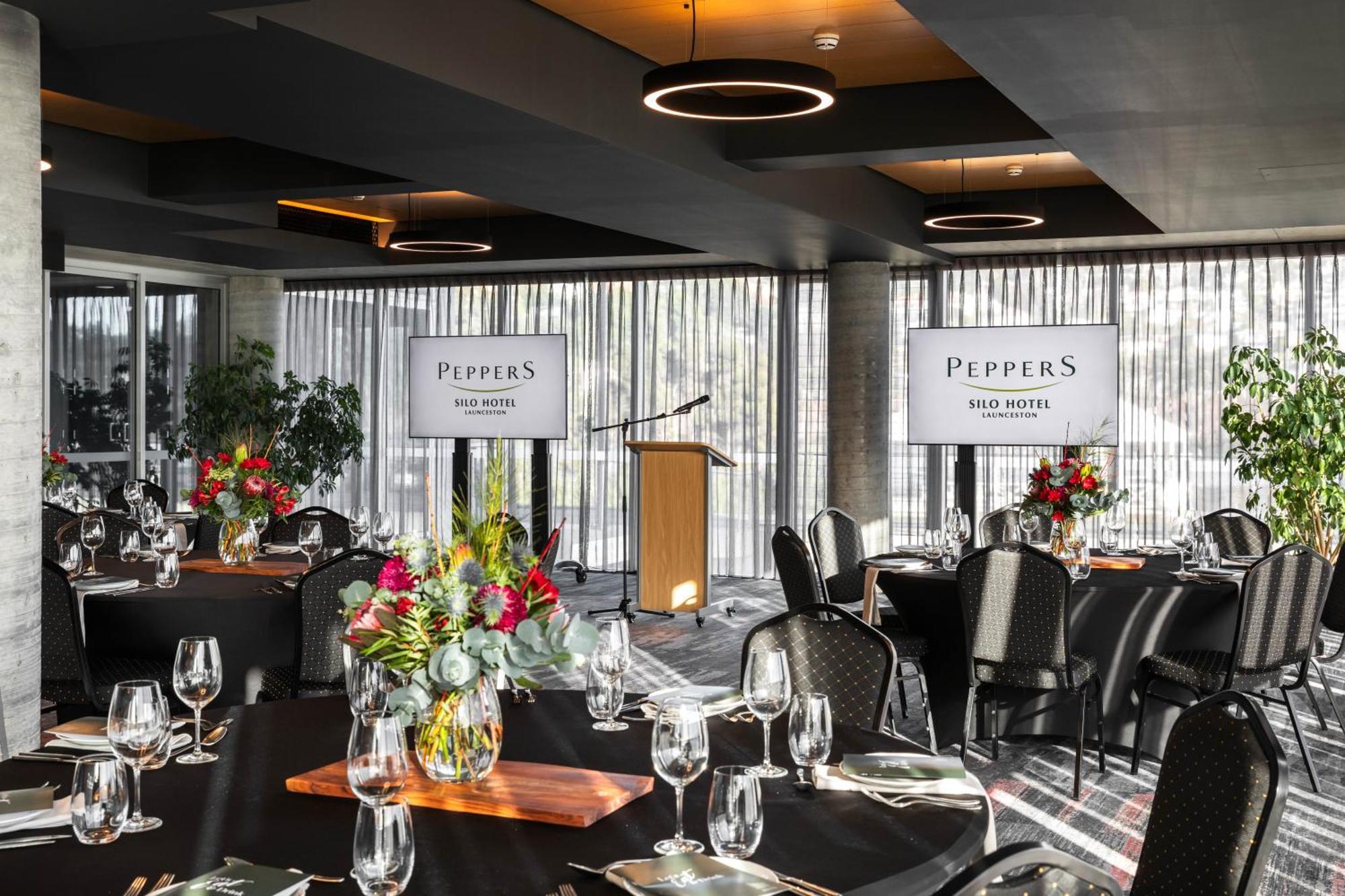 فندق Peppers Silo لونسيستون المظهر الخارجي الصورة The Boardroom at Peppers Silo Hotel