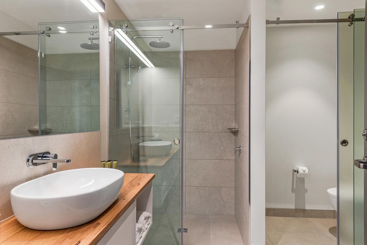 فندق Peppers Silo لونسيستون المظهر الخارجي الصورة A shower with a sliding door