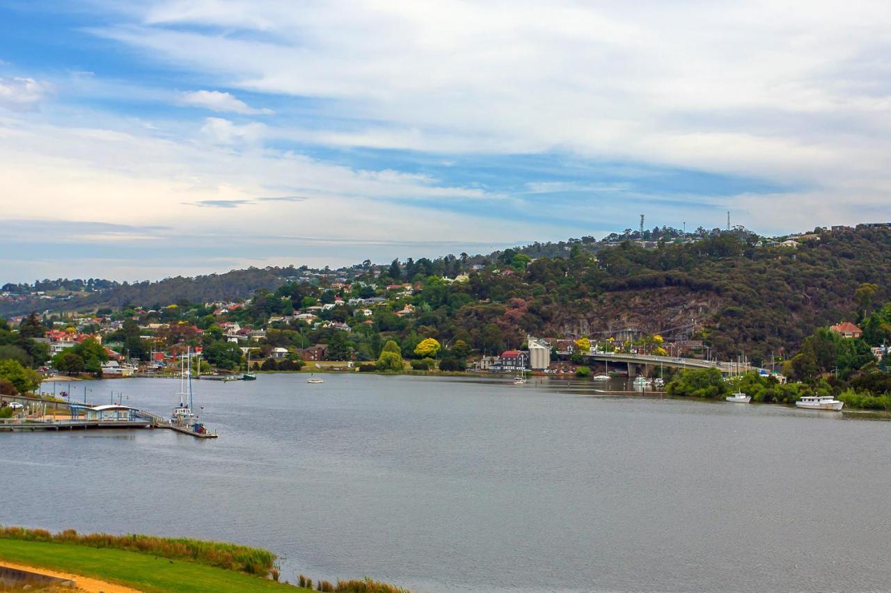 فندق Peppers Silo لونسيستون الغرفة الصورة View of the Swan River from the Perth Hills